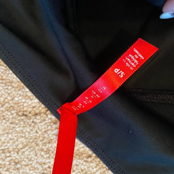 Spanx leggings size small - Picture 3 of 3